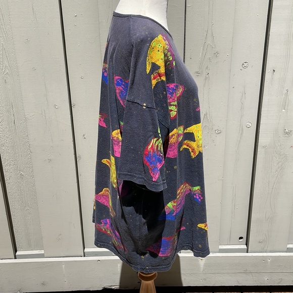 NEW Hand Painted Fish T-Shirt One Size - Picture 2 of 4